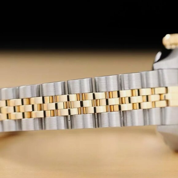 Rolex Ladies 18k Yellow Gold Datejust Factory Watch - Picture 7 of 7